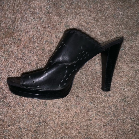 Carlos Santana Size 10 heels - Picture 2 of 2